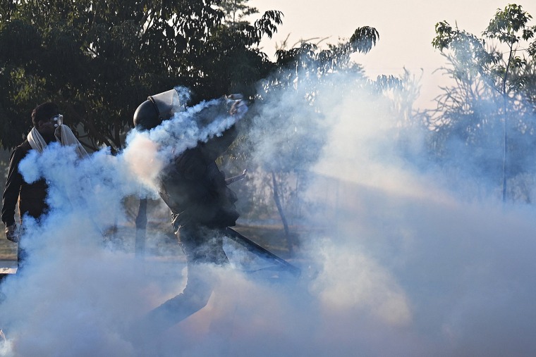 Thousands of protestors calling for the release of Pakistan's jailed ex-prime minister Imran Khan defied roadblocks and tear gas to march to the gates of the nation's capital on November 26. 