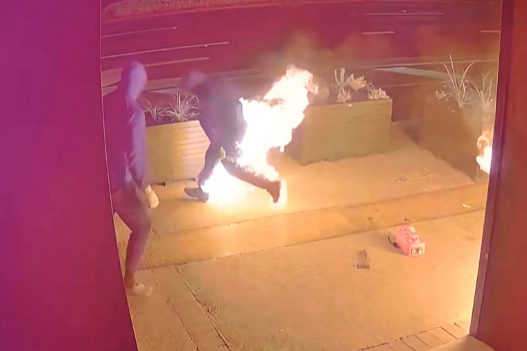 A bungling Australian arsonist set their own pants alight and had to hot-foot it from the scene of the crime without them, according to CCTV footage released by police. 