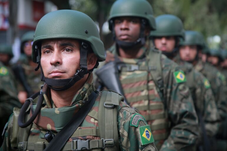 Folha de Sao Paulo Brazilian army pensions for 'fictitious dead'