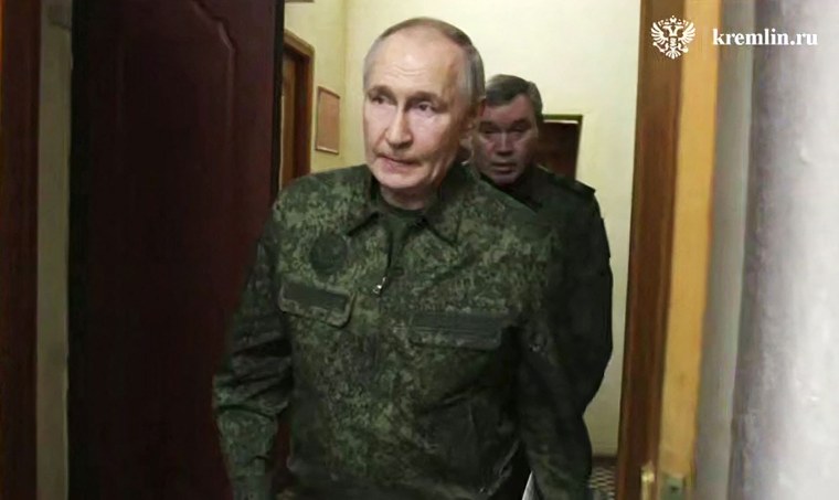 Putin visits embattles Kursk region